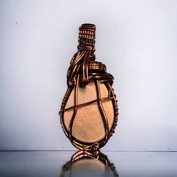SANDSTONE GEMSTONE PENDANT - Picture 3 of 3